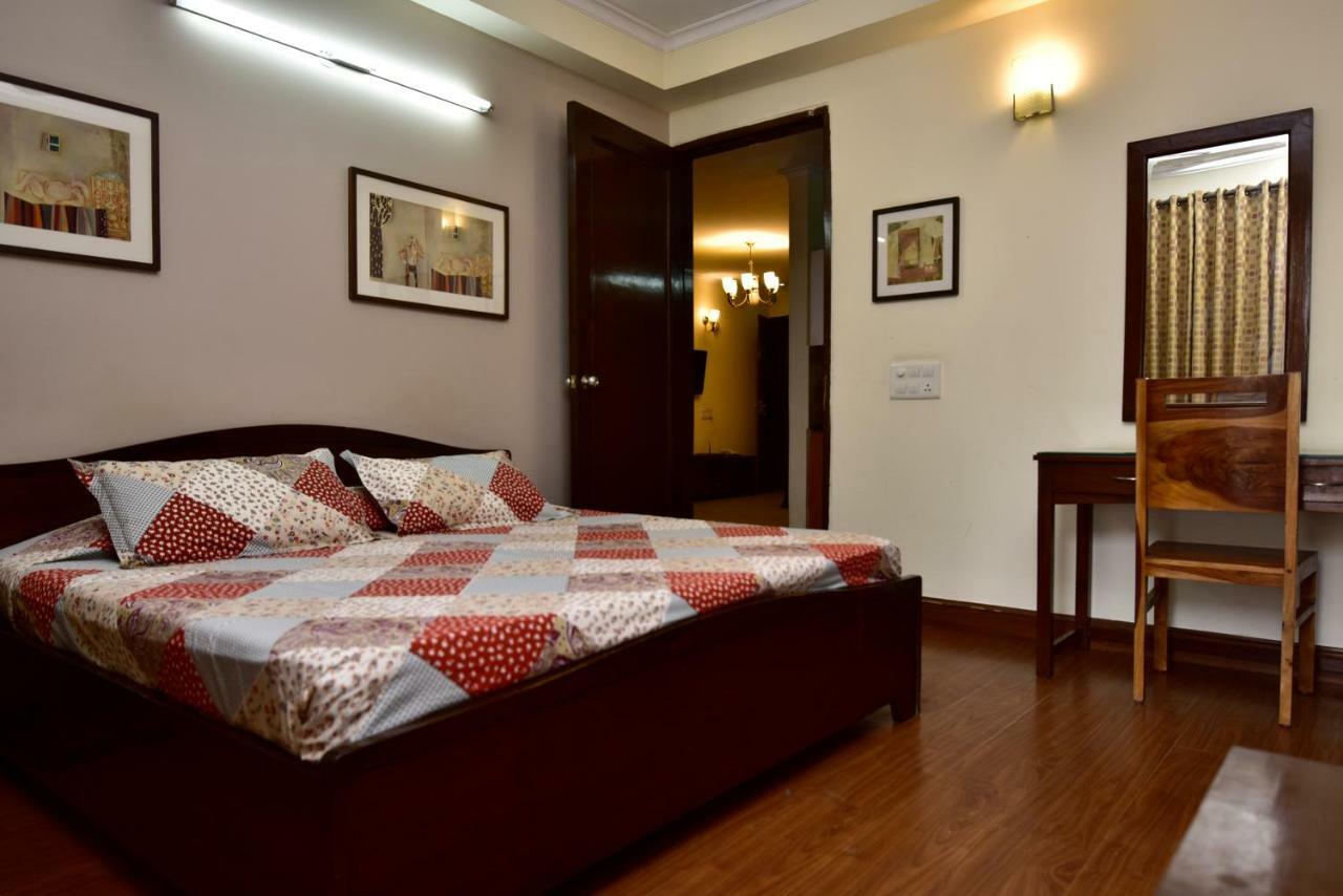2Bhk Comfortable Furnished Serviced Apartments In Hauz Khas - Woodpecker Apartments New Delhi Eksteriør bilde