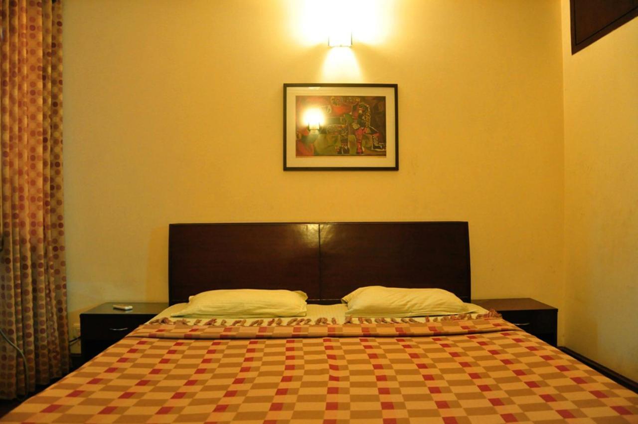 2Bhk Comfortable Furnished Serviced Apartments In Hauz Khas - Woodpecker Apartments New Delhi Rom bilde